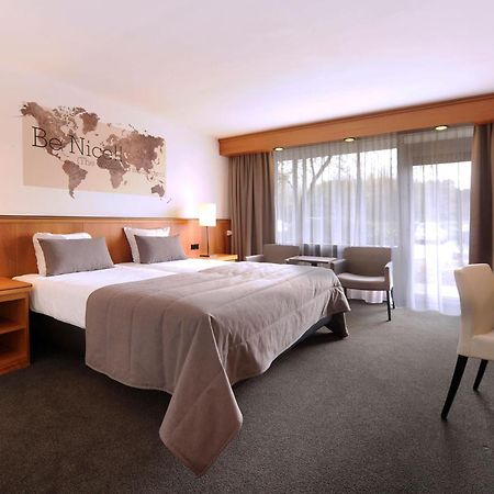 Van Der Valk Hotel Stein Urmond Екстериор снимка